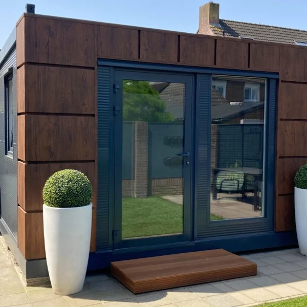 Conteneur abri de jardin 3×3  avec des fenêtres sur le côté gauche