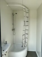 Conteneur Sanitaire 3 Cabines – WC, Urinoir et Douche (377x177x245 cm) – Image 11