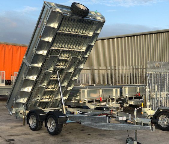 remorque-benne-indespension-2-essieux-ptac-2700-kg-hydraulique-basculante-2.jpg Remorque Benne Indespension 2 Essieux – PTAC 2700 kg, Hydraulique Basculante – Image 1